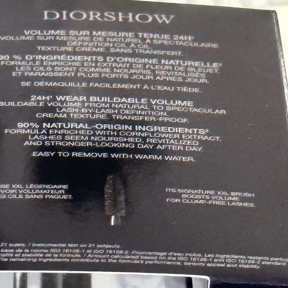 - Dior show mascara mini.